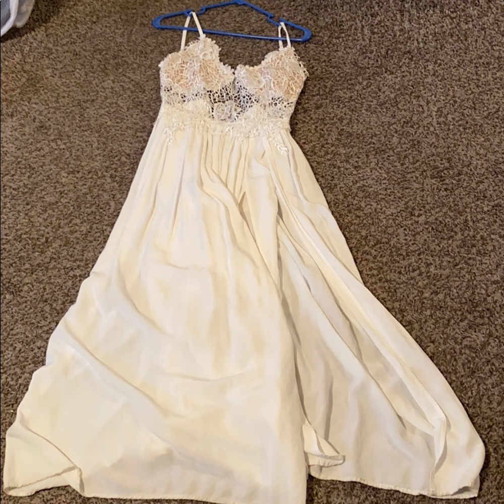 White lace dress